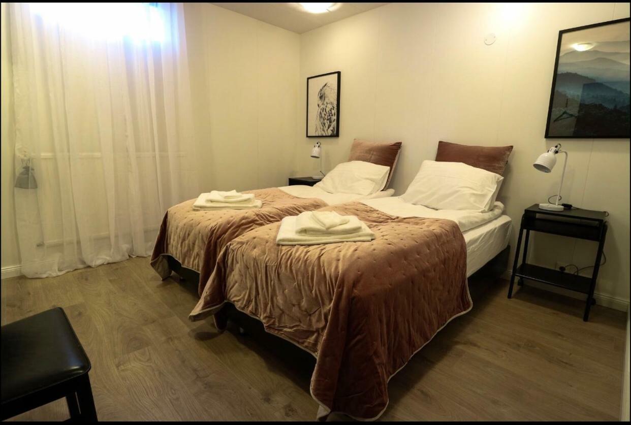 10B Gamla Laeknishusith Hg15108 Hotel Saudarkrokur Bagian luar foto